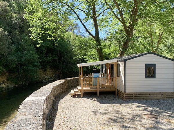 images/establishments/camping-au-vallon-rouge/equipements/camping-au-vallon-rouge-mobil-home-vue-riviere-min.jpeg#joomlaImage://local-images/establishments/camping-au-vallon-rouge/equipements/camping-au-vallon-rouge-mobil-home-vue-riviere-min.jpeg?width=600&height=450