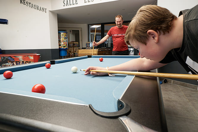 images/establishments/domaine-des-guifettes/equipements/6-domaine-des-guifettes-billard.jpg#joomlaImage://local-images/establishments/domaine-des-guifettes/equipements/6-domaine-des-guifettes-billard.jpg?width=667&height=444