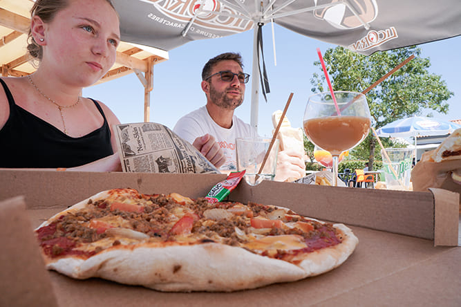 images/establishments/domaine-des-guifettes/equipements/6-domaine-des-guifettes-snack.jpg#joomlaImage://local-images/establishments/domaine-des-guifettes/equipements/6-domaine-des-guifettes-snack.jpg?width=667&height=444