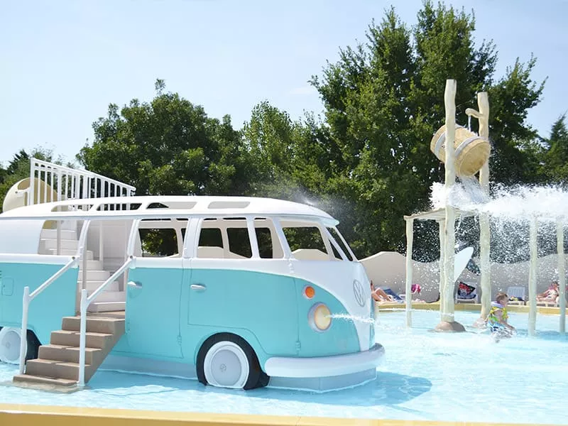 images/establishments/domaine-des-guifettes/piscines/bus-aquatique-domaine-des-guifettes.webp#joomlaImage://local-images/establishments/domaine-des-guifettes/piscines/bus-aquatique-domaine-des-guifettes.webp?width=800&height=600