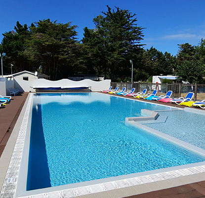 Campsite with swimming-pool